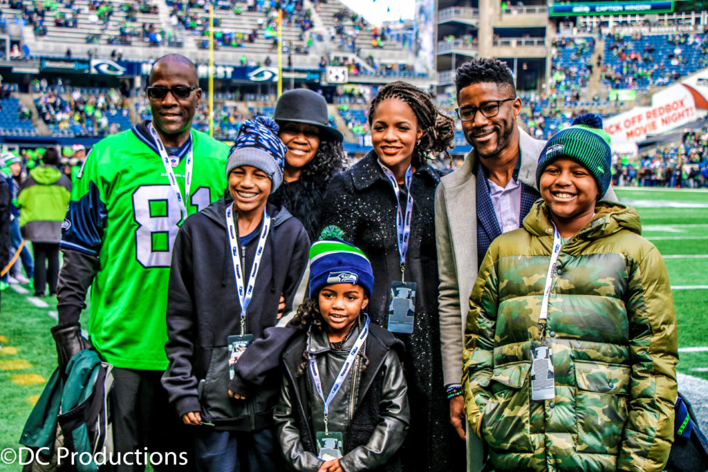 Nate Burleson raises 12th Man Flag