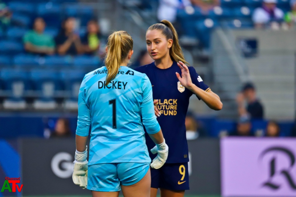 Seattle Reign FC Triumphs Over North Carolina Courage FC