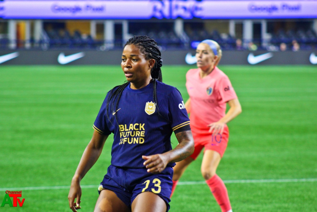 Seattle Reign FC Triumphs Over North Carolina Courage FC